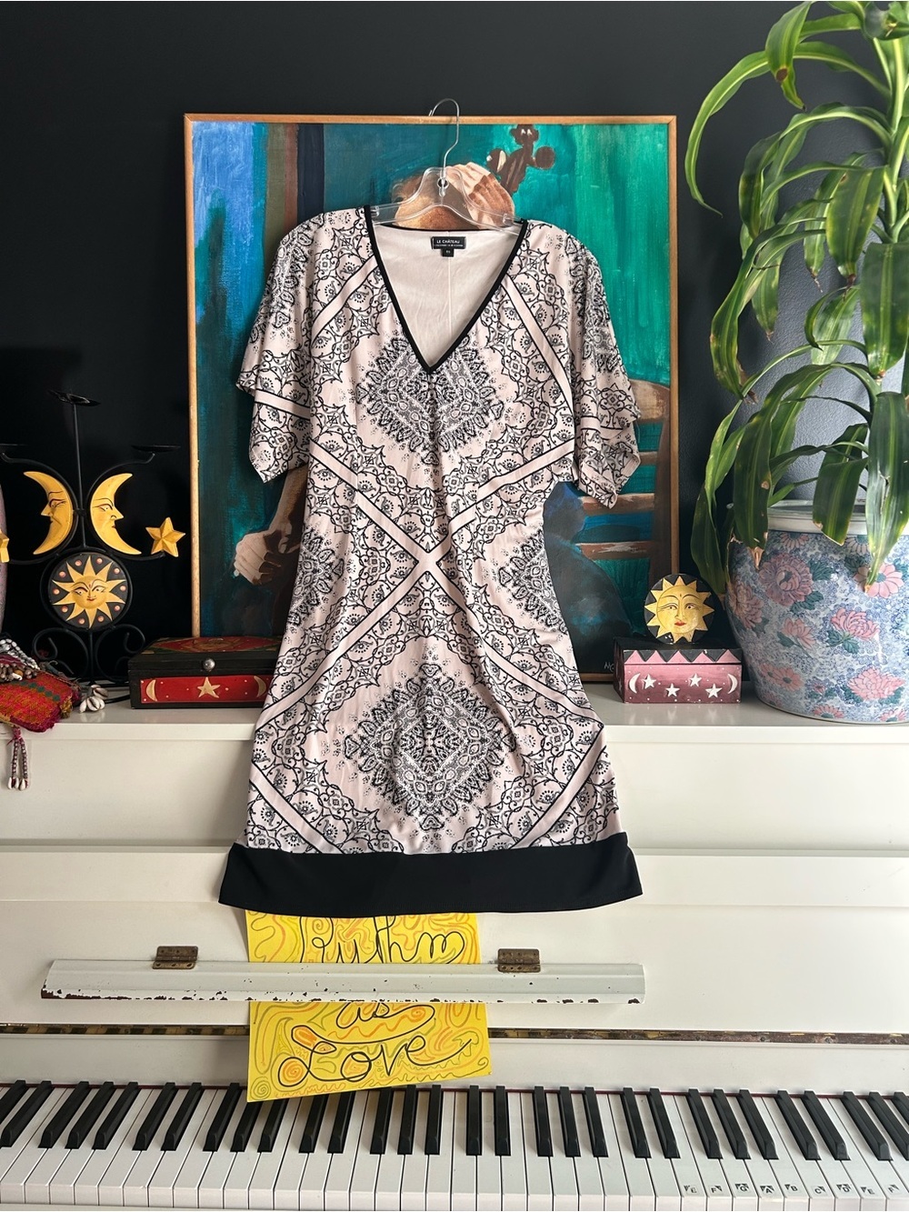Le Château Black White Medallion Print V-Neck Dress Small Made in Canada Boho
